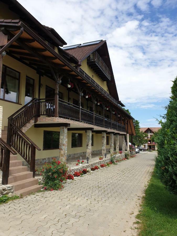 Pensiunea Roua Muntilor Sîmbăta de Sus Eksteriør bilde