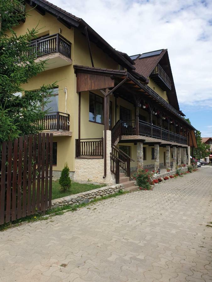 Pensiunea Roua Muntilor Sîmbăta de Sus Eksteriør bilde